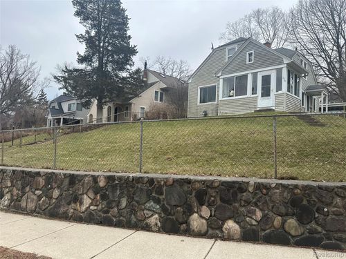 1315 Lutz Ave, Ann Arbor, MI, 48103-4617 | Card Image