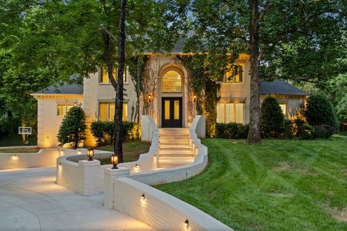 827 Maxwell Ct, Nashville, TN, 37220-1535 | Card Image