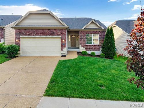 1247 Emerald Gardens Dr, Saint Peters, MO, 63376-4372 | Card Image