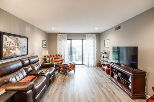 2408-200 Sanders Ferry Rd, Hendersonville, TN, 37075-5074 | Card Image