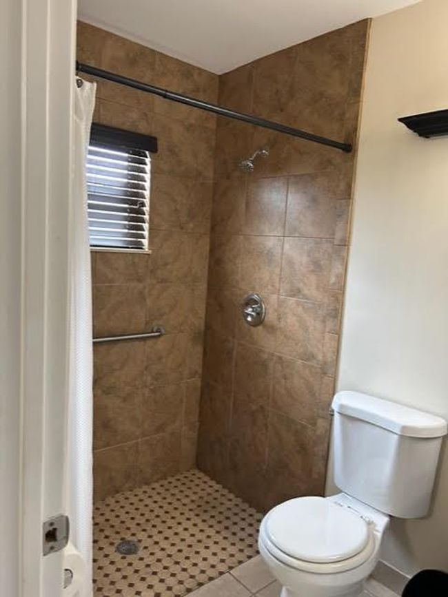 1473 Ne 48 Th St, House other with 3 bedrooms, 2 bathrooms and null parking in Pompano Beach FL | Image 6