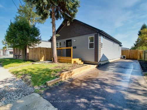 47 Forhan St, Wallaceburg, ON, N8A3S2 | Card Image