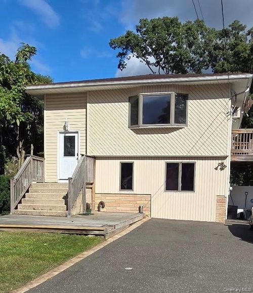 41 Powell Ave, Farmingville, NY, 11738-2457 | Card Image