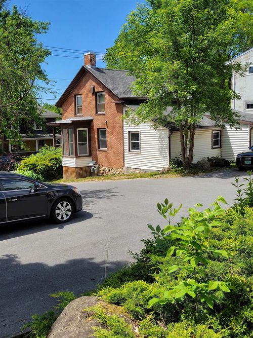 304 S Winooski Ave, Burlington, VT, 05401-4533 | Card Image