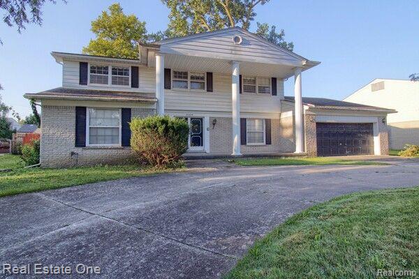 Pontchartrain Dr, Southfield, MI 48034