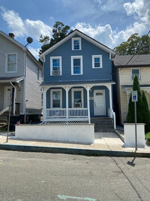 39 Ann St, Ossining, NY, 10562-3209 | Card Image