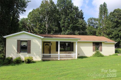 2556 Nc 126, Morganton, NC, 28655-7839 | Card Image