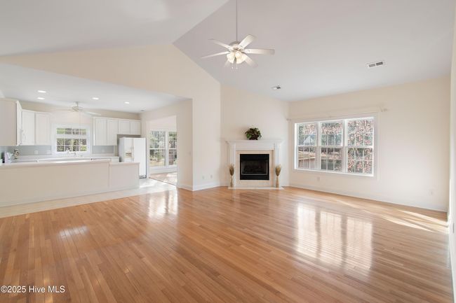 102 E Sanderling Cir, House other with 2 bedrooms, 2 bathrooms and 2 parking in Hampstead NC | Image 5