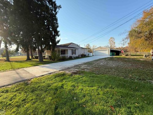 52601 Base St, New Baltimore, MI, 48047-4169 | Card Image