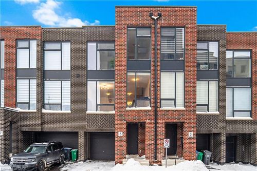 5 Taylor Court, Peel, ON, L7E2R7 | Card Image