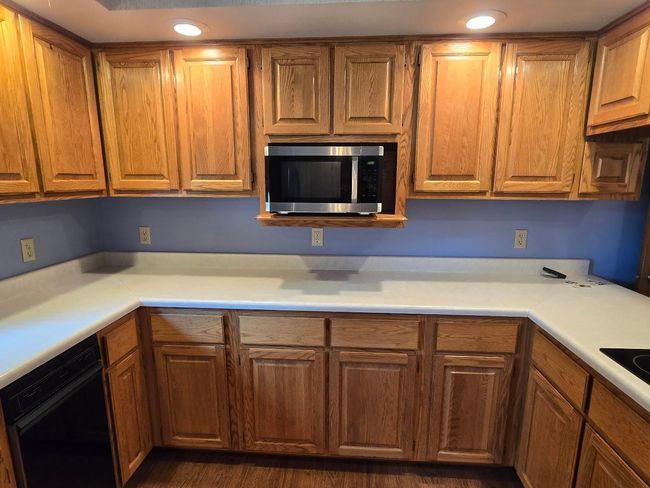 Lots of countertop space! | Image 14