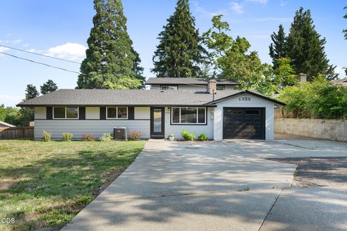 1325 Ridge Way, Medford, OR, 97504-6515 | Card Image