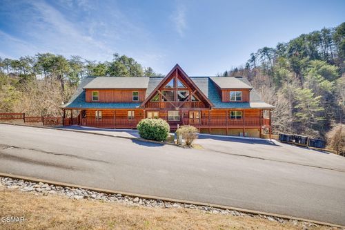 1934 Bear Creek Falls Way, Sevierville, TN, 37862 | Card Image