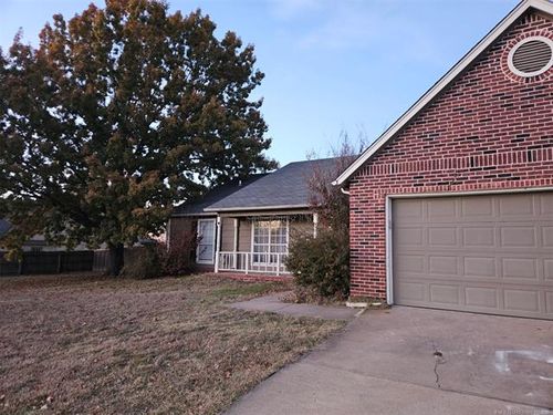 25 Fox Run Cir, Jenks, OK, 74037-9505 | Card Image
