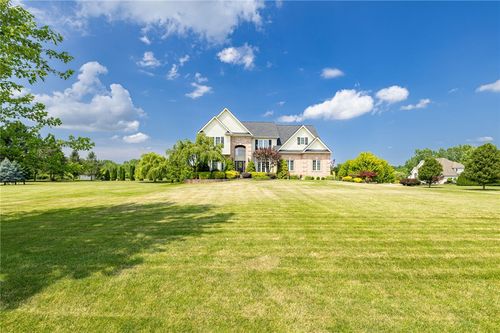 3 Chamber Valley Ests, Spencerport, NY, 14559-9301 | Card Image