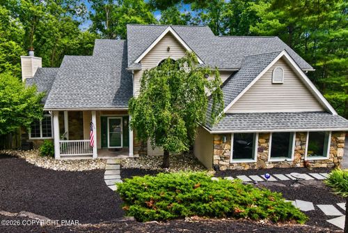 123 Wedge Ct, East Stroudsburg, PA, 18302-6734 | Card Image
