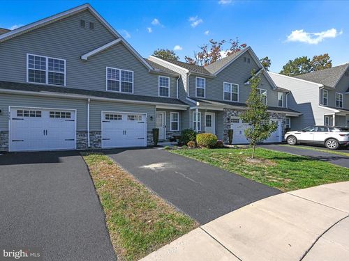 333 Briar Ridge Cir, ENOLA, PA, 17025-2548 | Card Image