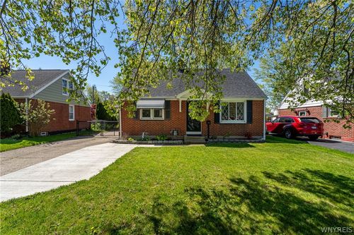 77 Peinkofer Dr, Cheektowaga, NY, 14225-2214 | Card Image