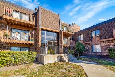 2C - 112 Mullingar Court, Condo with 1 bedrooms, 1 bathrooms and 1 parking in Schaumburg IL | Image 2