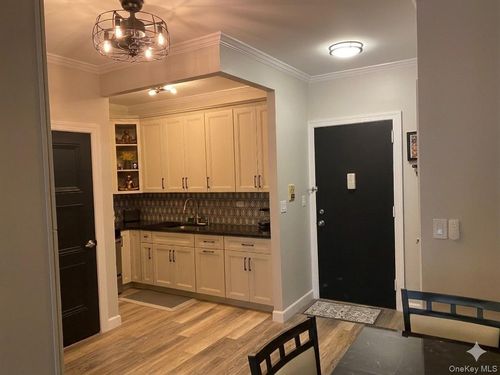 12b-3 Hanover Sq, New York, NY, 10004-2623 | Card Image