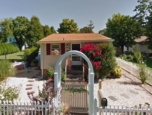 131 Washington Ave, Leonardo, NJ, 07737-1630 | Card Image