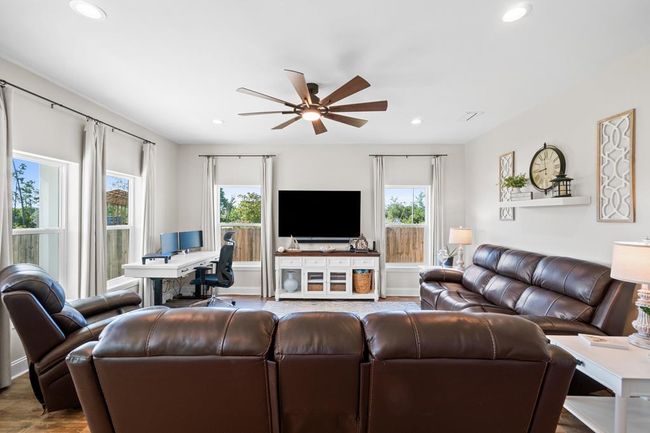 574 N Canal Dr, House other with 2 bedrooms, 2 bathrooms and 4 parking in Port St. Joe FL | Image 43
