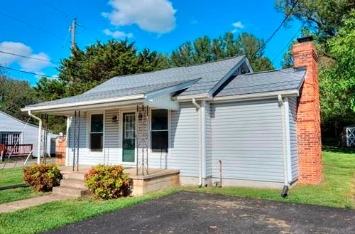 9 Bradley Ln, Waynesboro, VA, 22980-8912 | Card Image