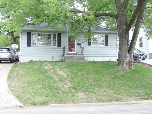3201 57th St, Des Moines, IA, 50310-1222 | Card Image