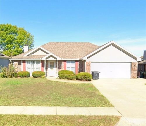 1007 Foxridge Dr, Warrensburg, MO, 64093-9657 | Card Image