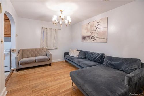 281-283 Old Haverstraw Rd, Congers, NY, 10920-1217 | Card Image