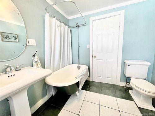 99 S Main St, Florida, NY, 10921-1801 | Card Image