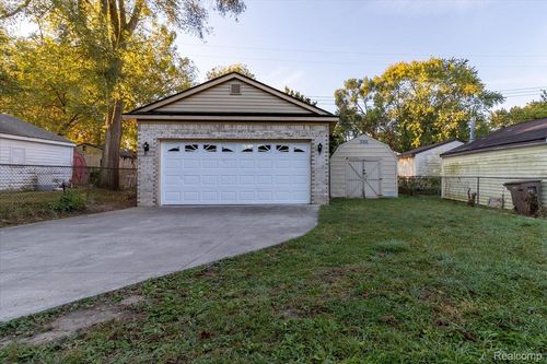 37 W Brooklyn Ave, Pontiac, MI, 48340-1119 | Card Image