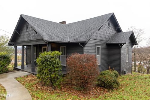 136 Riverview St, Newport, TN, 37821-3021 | Card Image