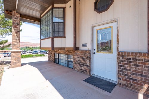 1225 Boulder Ave, Moab, UT, 84532-3019 | Card Image