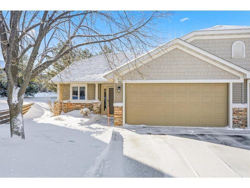 566 Williamsburg Pl, New Richmond, WI, 54017-2464 | Card Image