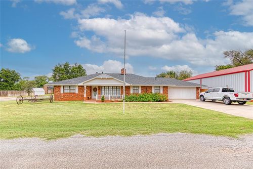 201 E Columbia Ave, Cheyenne, OK, 73628 | Card Image