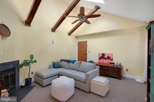 apt-111-2102 N Scott St, ARLINGTON, VA, 22209-1017 | Card Image