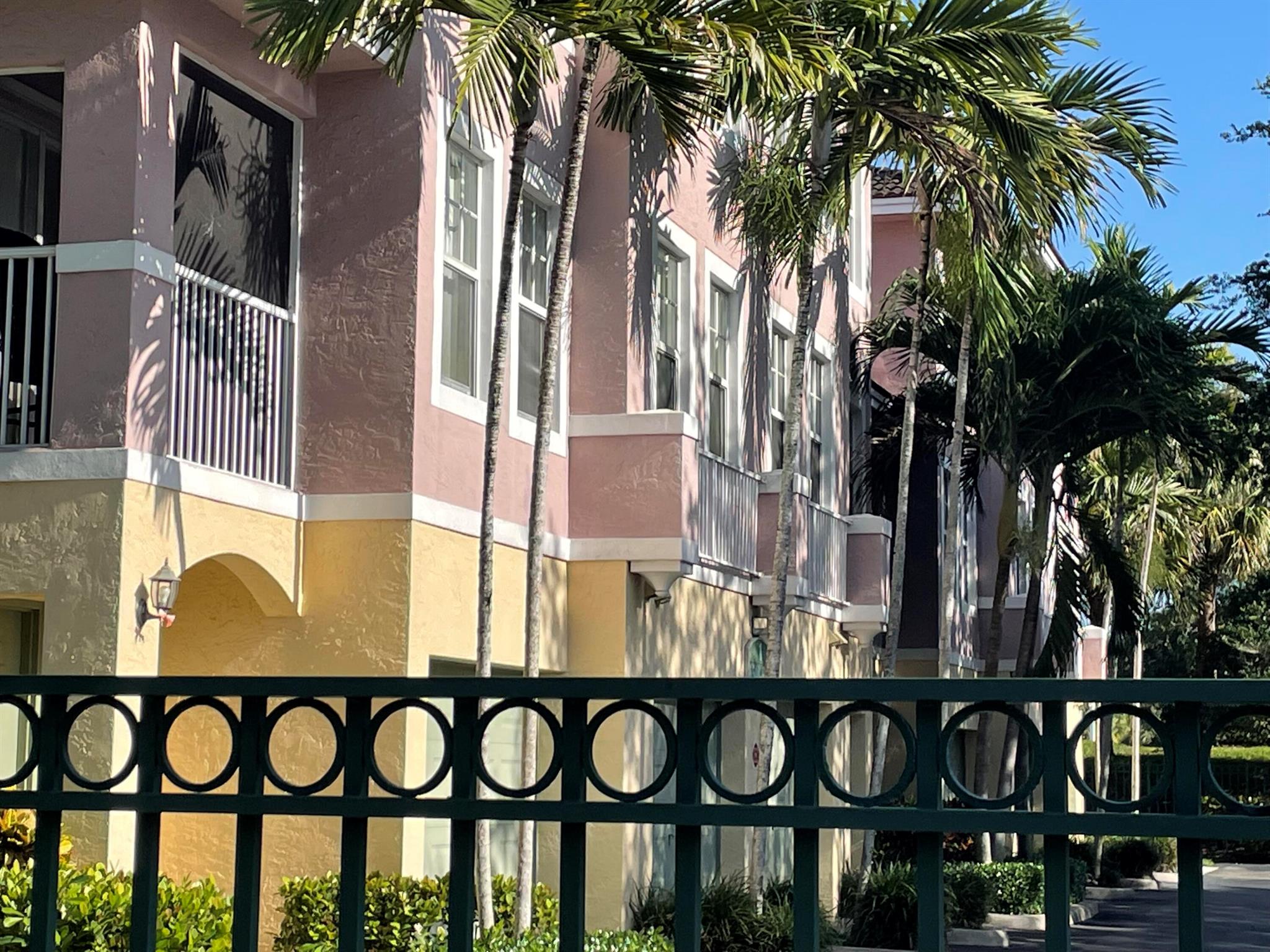 Sample Rd, Coral Springs, FL 33067