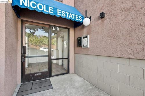 105-1751 Liberty Ship Way, Albany, CA, 94706 | Card Image