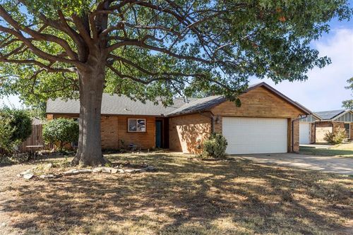 3827 Skyward Circle, Yukon, OK, 73099 | Card Image