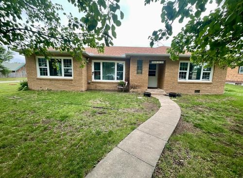 323 S Pearlette St, Meade, KS, 67864-6752 | Card Image