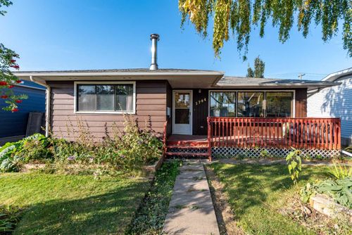 5704 51 Street, Lloydminster, AB, T9V0R5 | Card Image