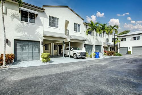 131 Se 7th Way, Pompano Beach, FL, 33060-7390 | Card Image