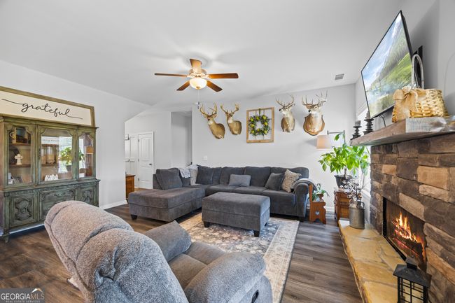 360 May Ln, House other with 4 bedrooms, 4 bathrooms and 2 parking in Carnesville GA | Image 12