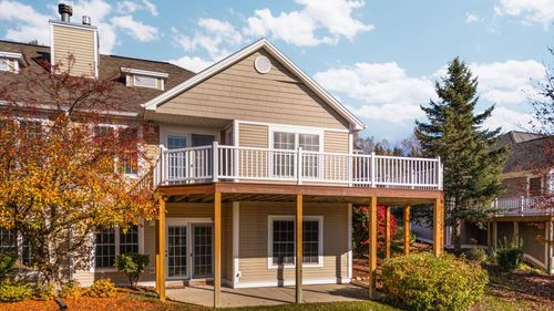 2947 Crown Pointe Dr, Traverse City, MI, 49685-7282 | Card Image