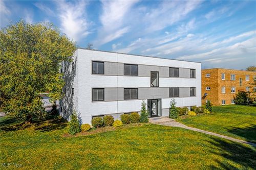 apt-4-21044 Southbend Cir, Rocky River, OH, 44116-2261 | Card Image