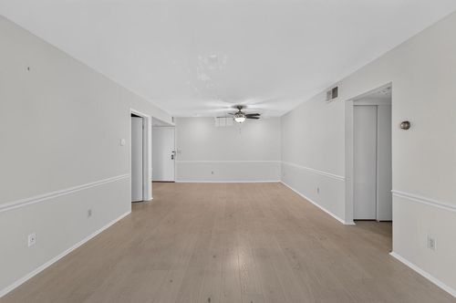 375-3838 N Oakland Avenue, Shorewood, WI, 53211 | Card Image