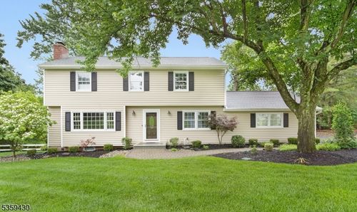 420 Stony Brook Dr, Bridgewater, NJ, 08807-1936 | Card Image