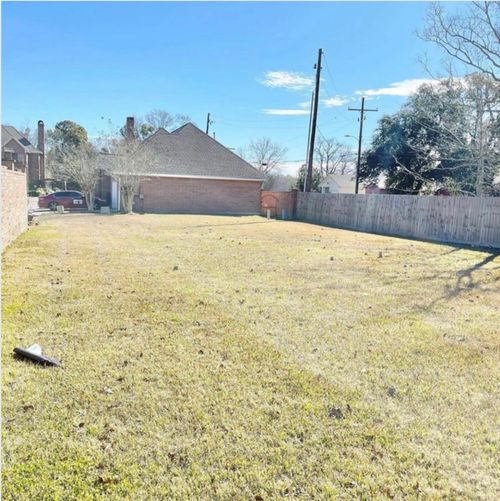 6 Regency Pl, Orange, TX, 77630-3669 | Card Image