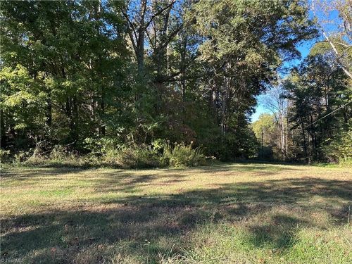 000 Courtney Huntsville Rd, Yadkinville, NC, 27055 | Card Image